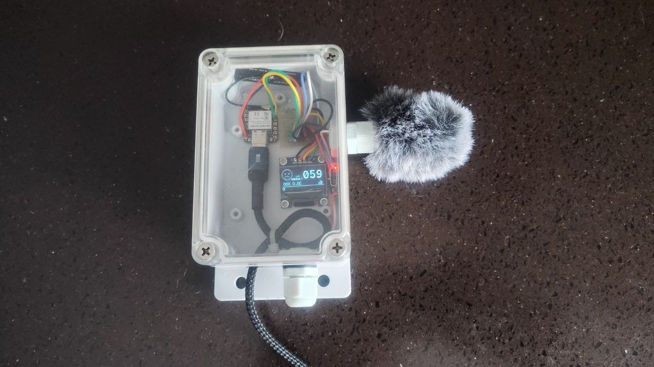 Sonómetro digital DIY con ESP32, pantalla OLED y micrófono